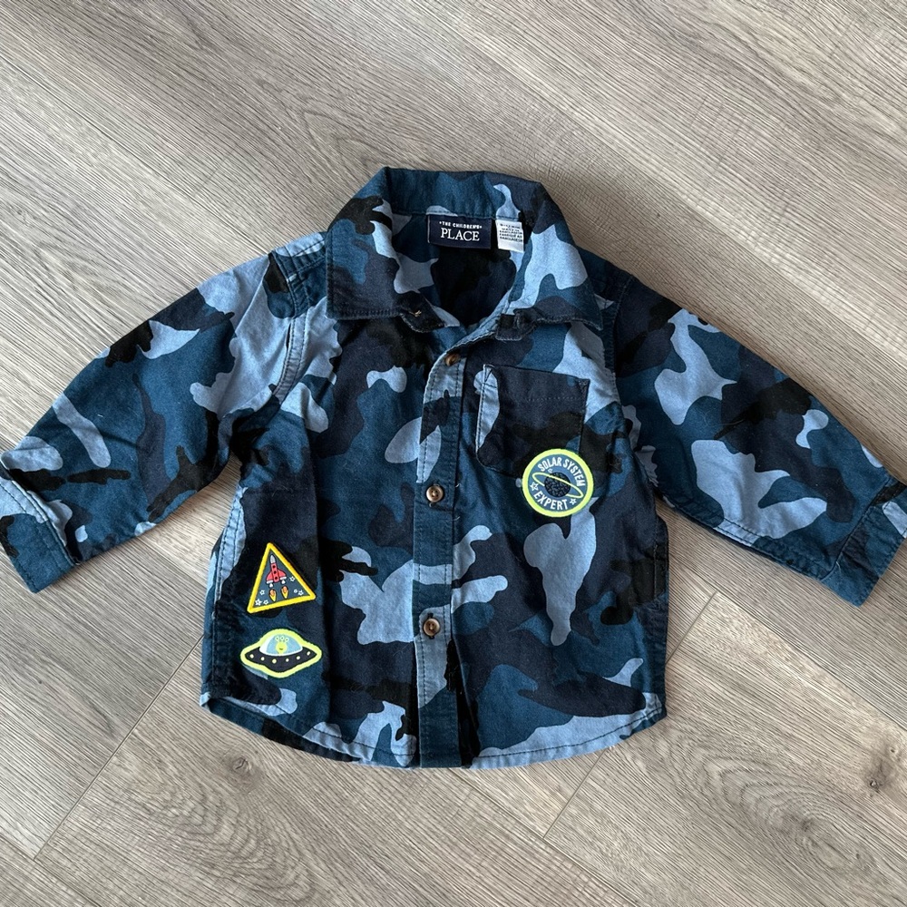 3/27$ The Children's Place baby camo button up shirt space patches 9-12 months